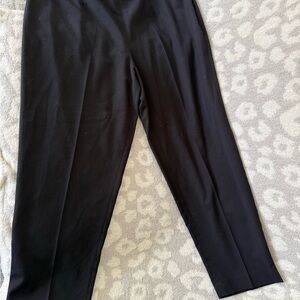 Peter Nygard Black Straight-Leg Pants